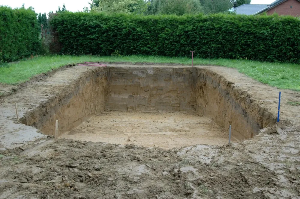 Terrassement trou piscine